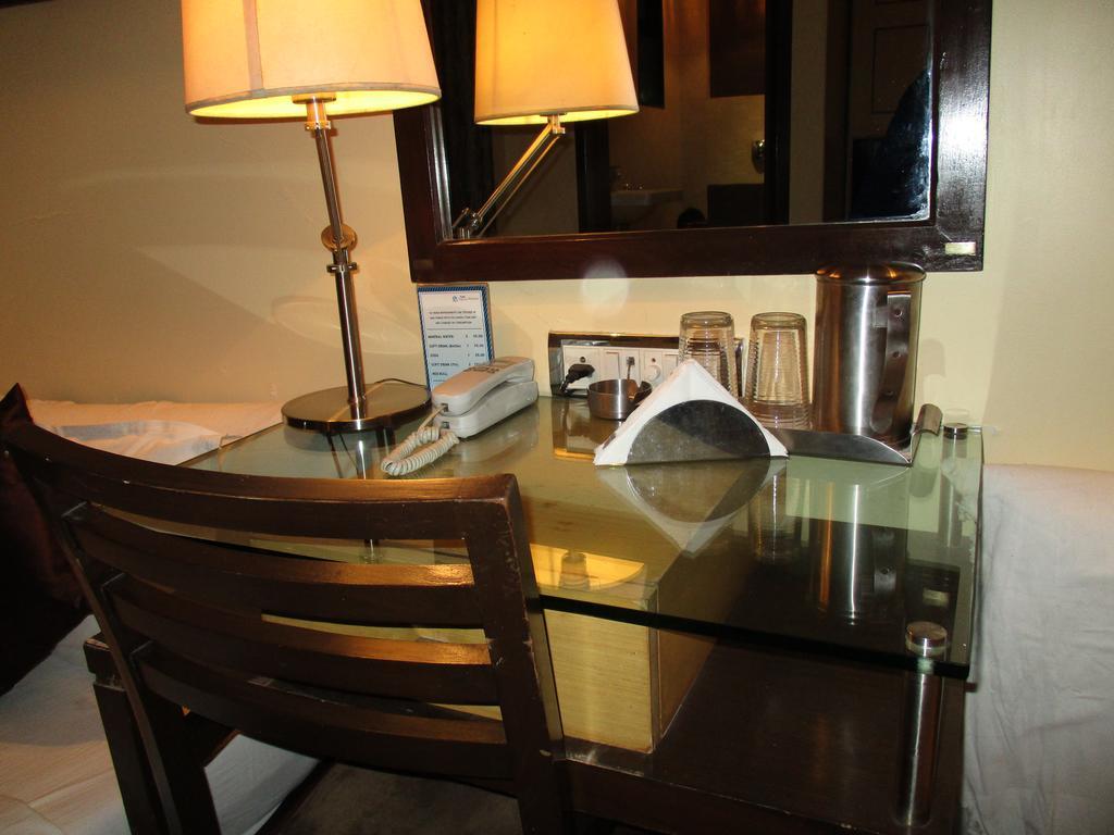 Hotel Sapna Marine Mumbai Bagian luar foto