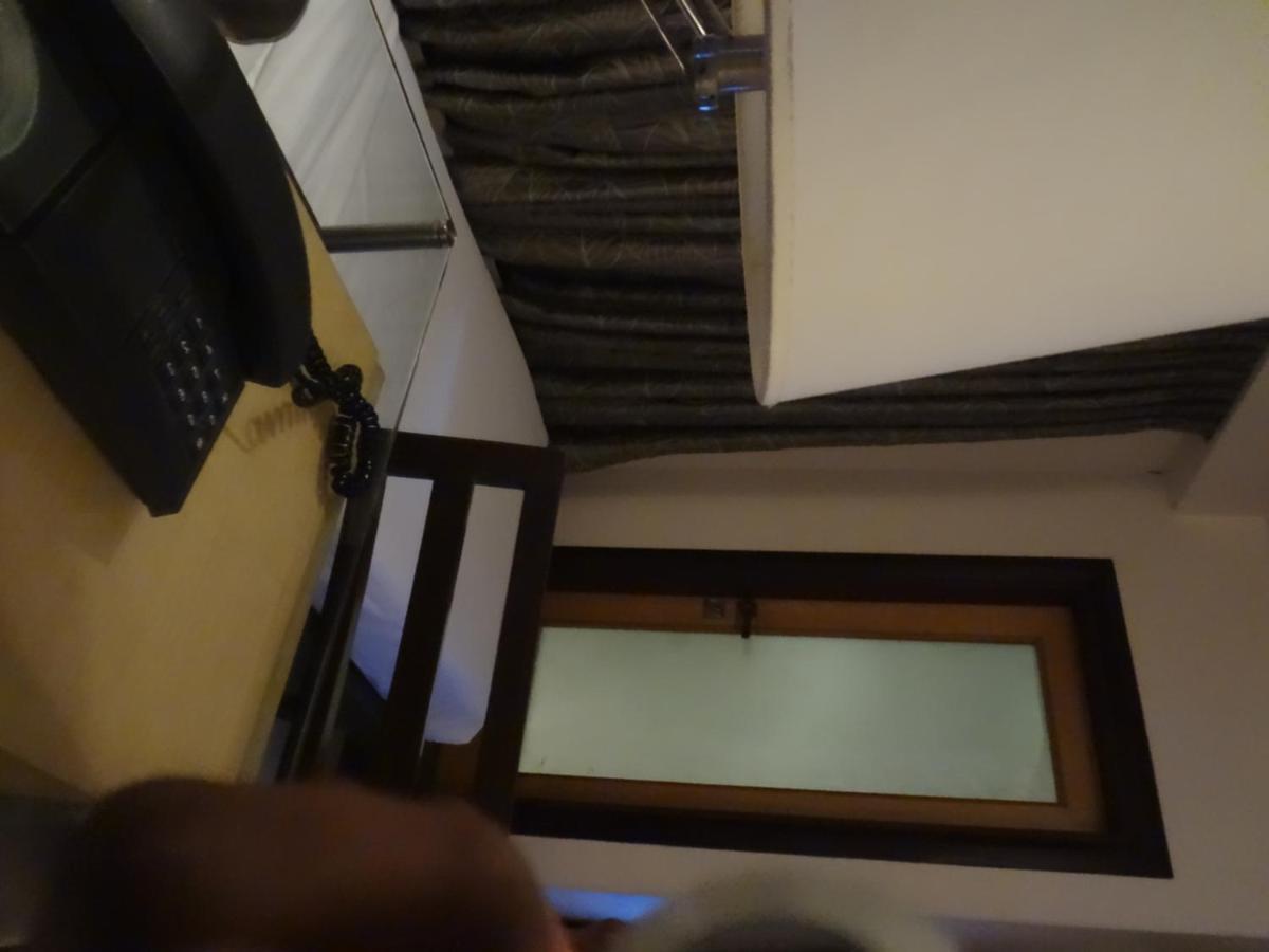 Hotel Sapna Marine Mumbai Bagian luar foto