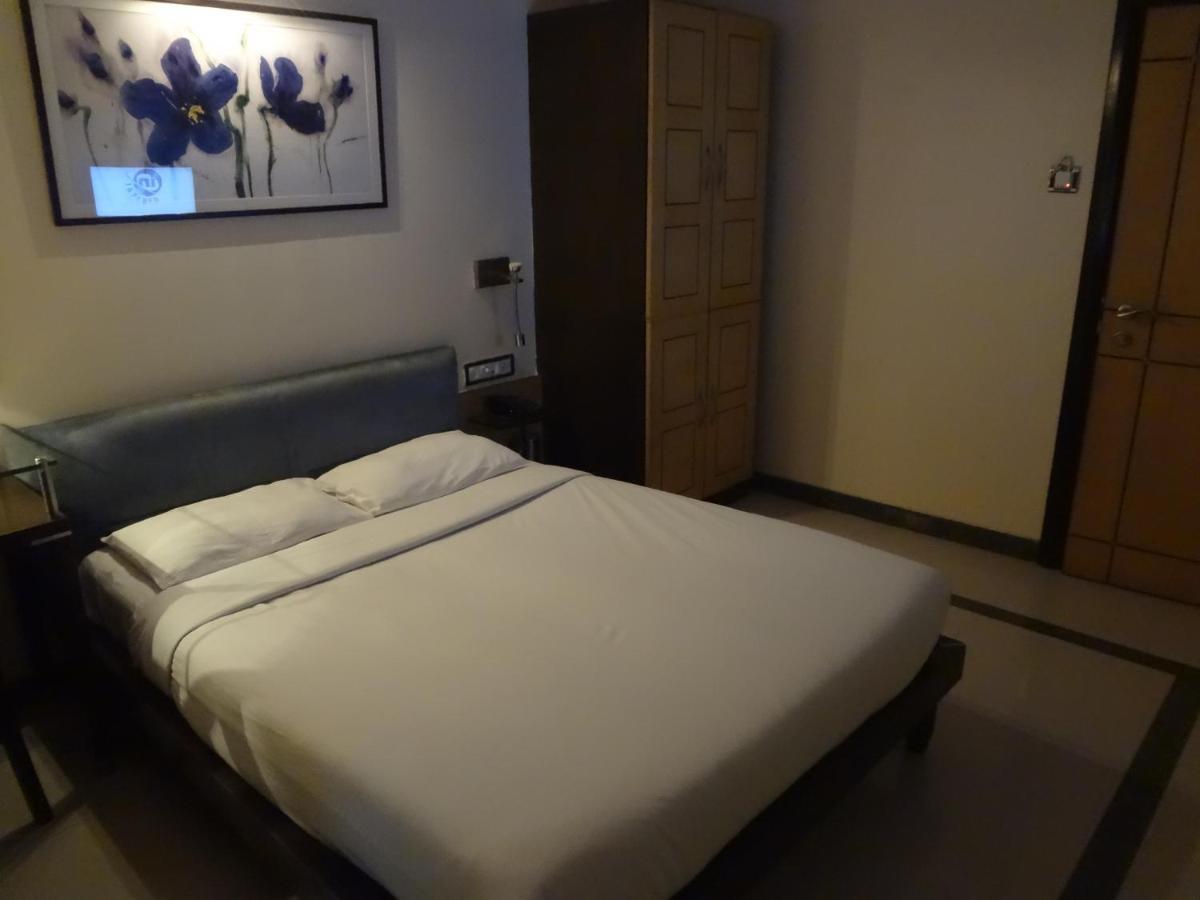 Hotel Sapna Marine Mumbai Bagian luar foto