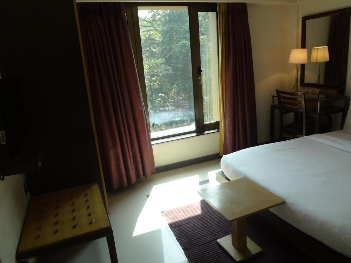 Hotel Sapna Marine Mumbai Bagian luar foto